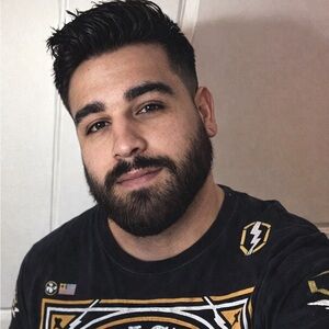 Meet your Posher, Adrián